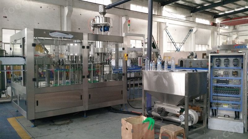 其次，要关注公司的技术实力和服务。以下是一些评估标准：